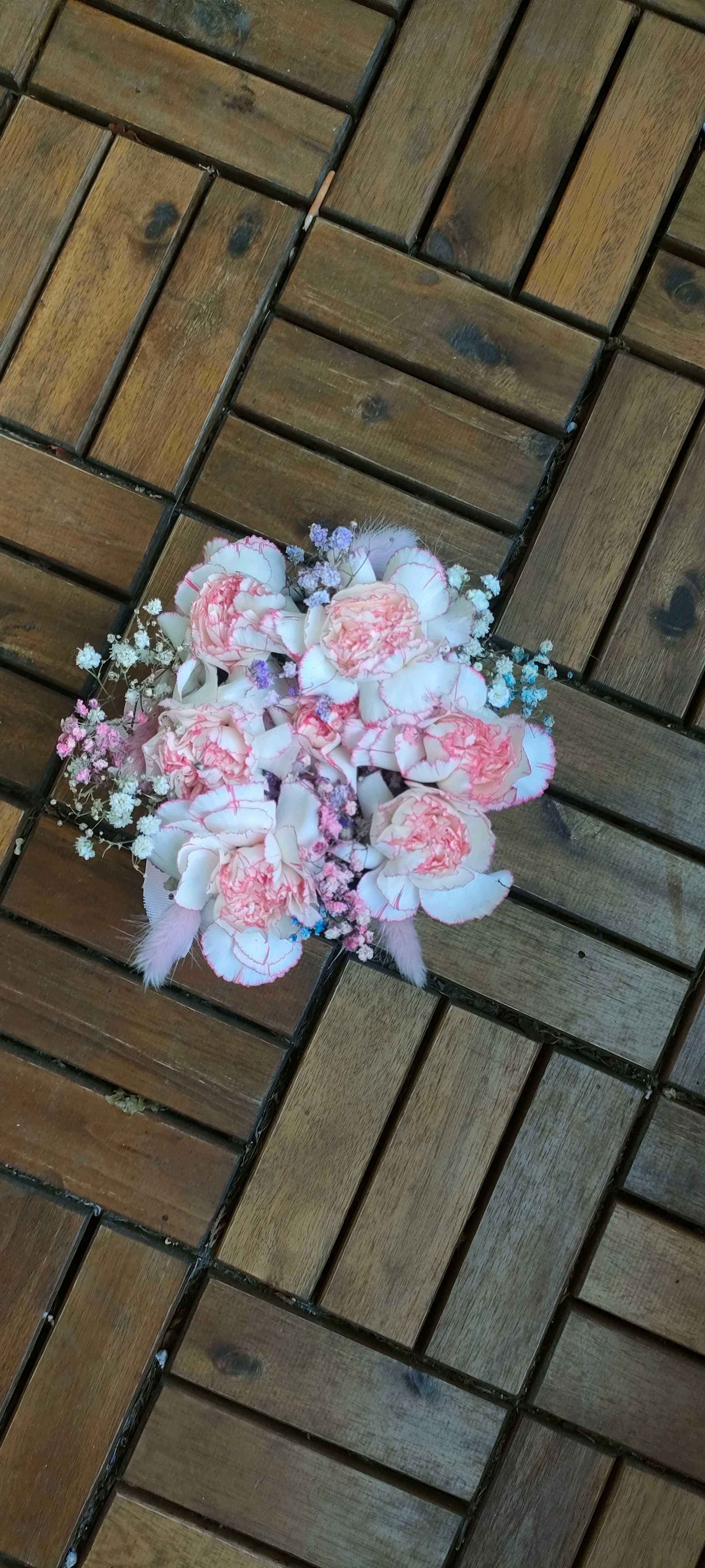 Bukiety okolicznościowe ślubne na urodziny na prezent flower box