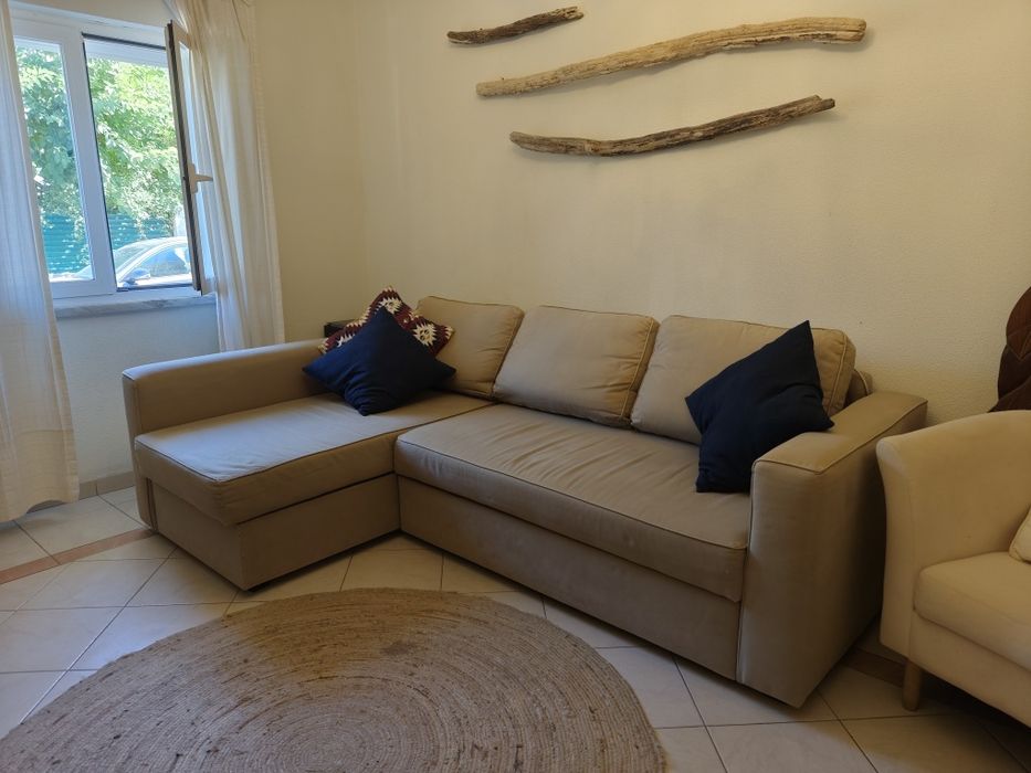 Sofá-cama com chaise longue IKEA– Em excelente estado