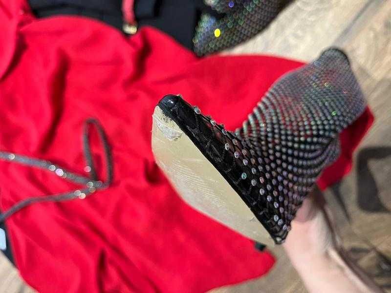 Прозорі ботильйони в сітку зі стразами