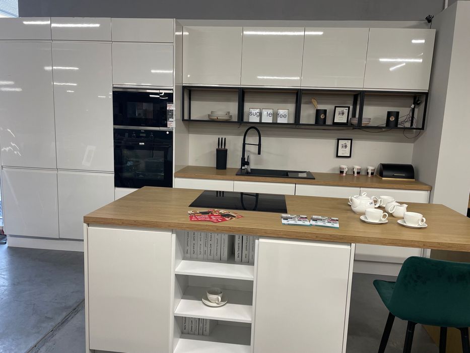 Kuchnia ekspozycyjna Salon Meblowy BRW ul. Bohaterów Getta 9