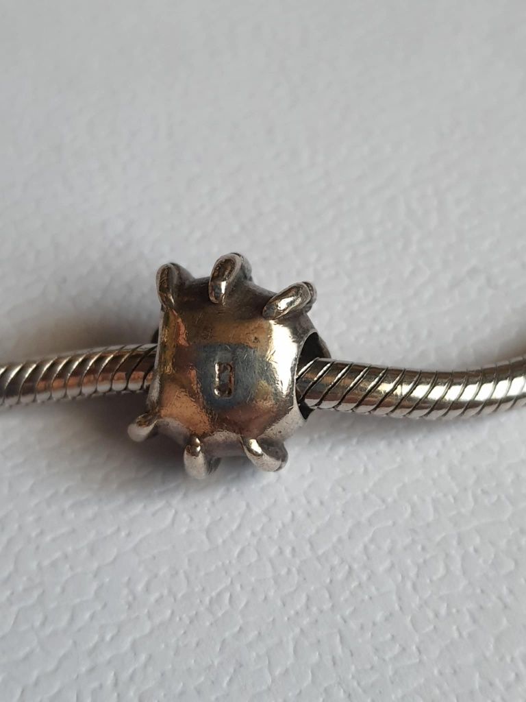 Srebrny charms pająk