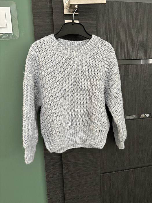 Sweterek błękitny oversize 116 reserved