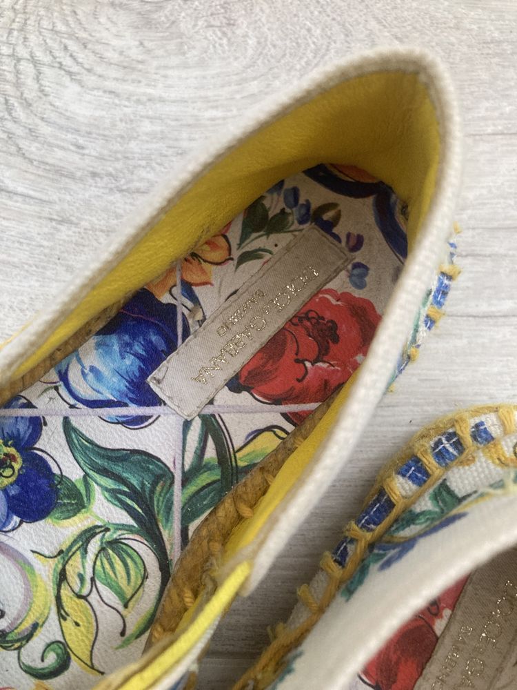 Стильні сліпони від Dolce&Gabbana з принтом майоліка, оригінал