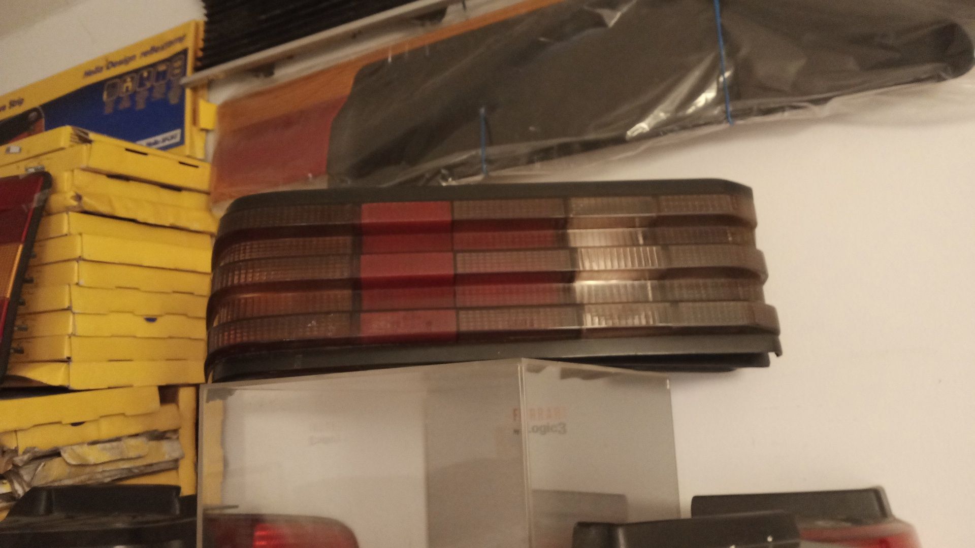 Mercedes 190 lampa FIFFT Prawa tył