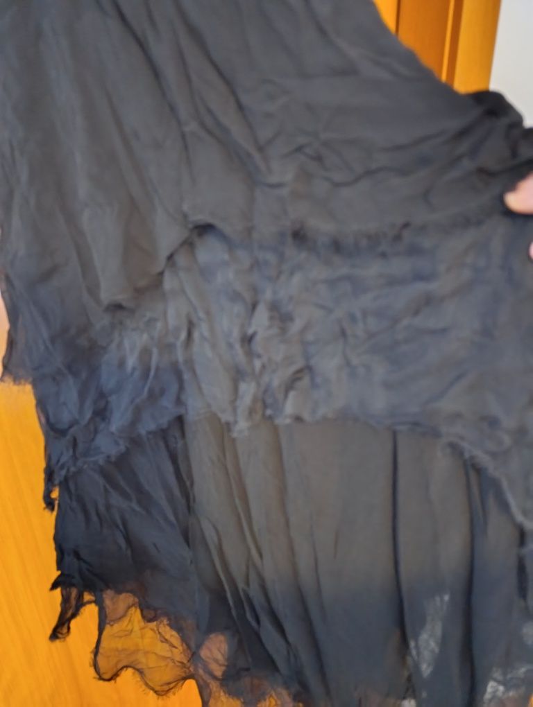 Vestido preto assimétrico