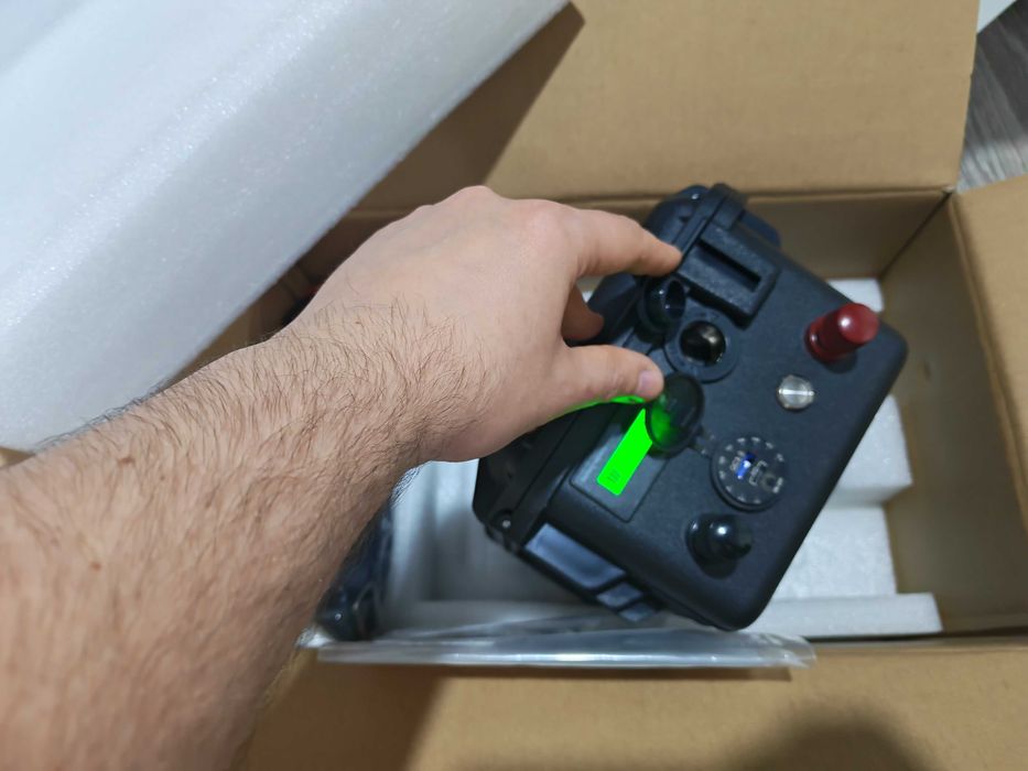 LiFePO4 аккумулятор от SJY в кейсе 100Ah 12V 1,24K BMS Bluetooth IP67