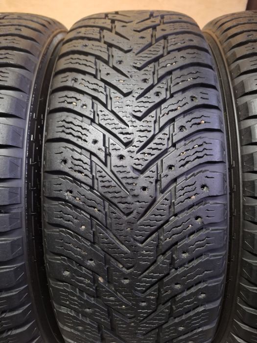 225/65 R17 Nokian  комплект