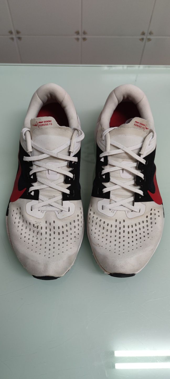 Tênis ASICS Vomero 15 42.5