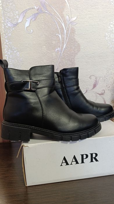 Сапоги чоботи зимові жіночі р 40