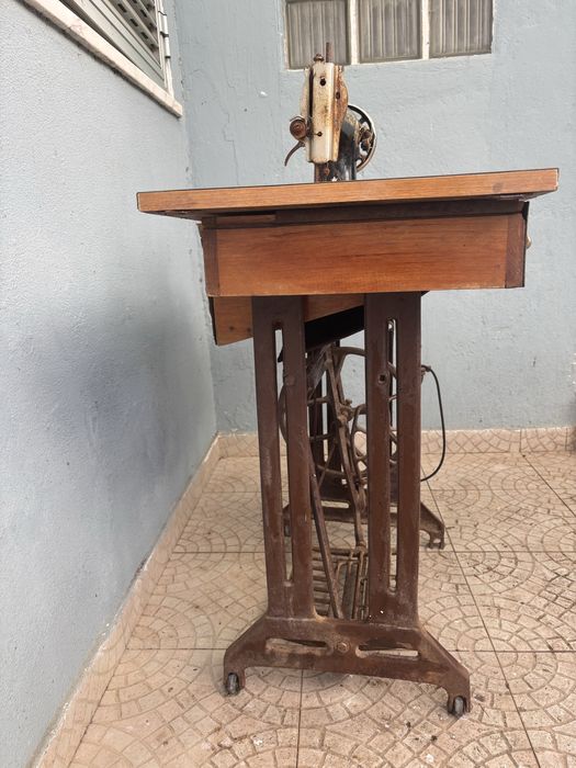 Máquina de costura de Marca Singer