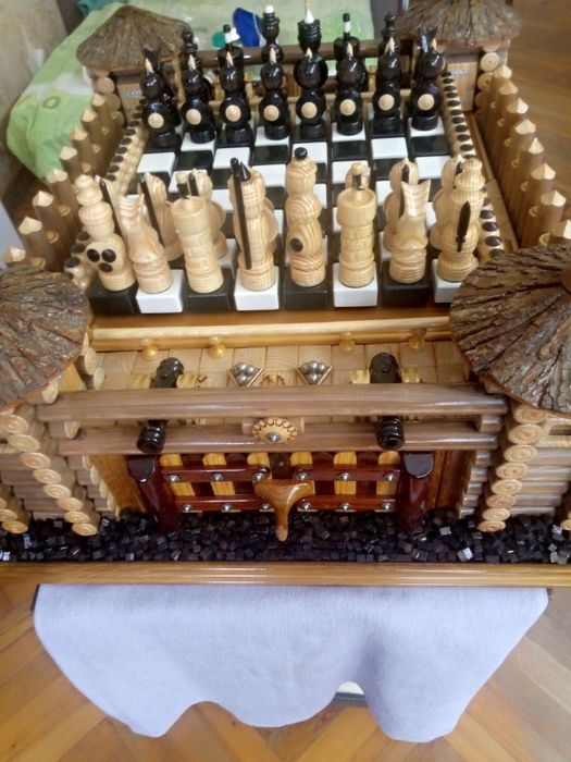 Шахматы крепость. Шахматы из дерева ореха. Наб.кух. 6 шт.предмет.орех.