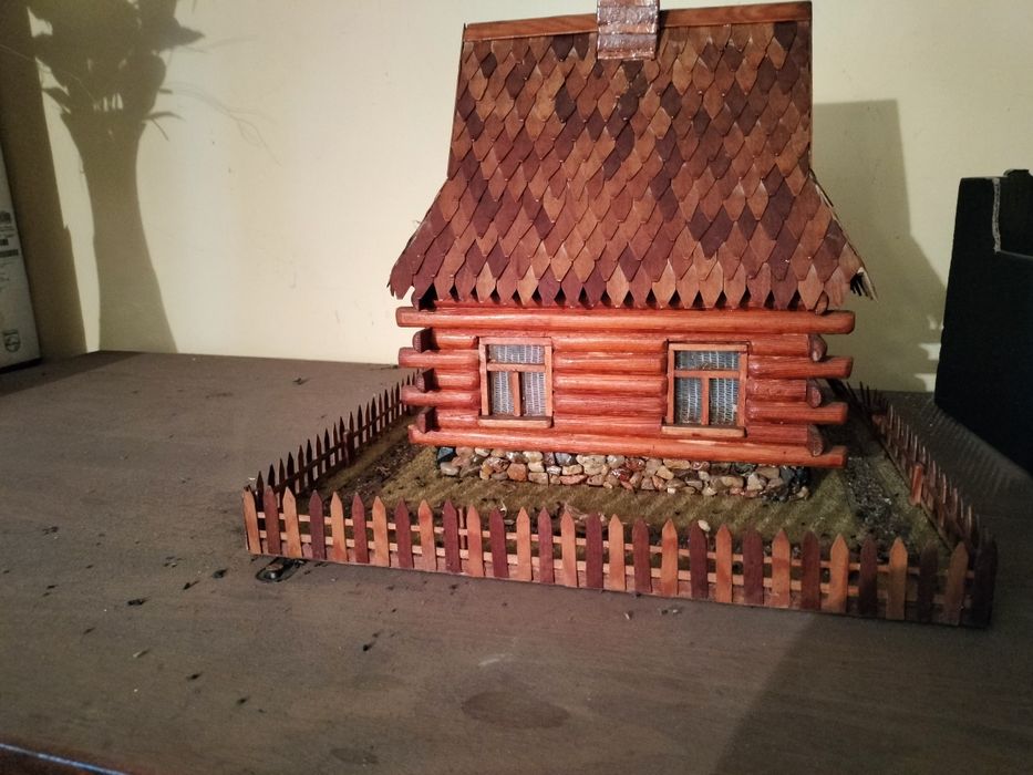 Sprzedam domek z zapałek i elementów drewnianych ręcznie wykonany