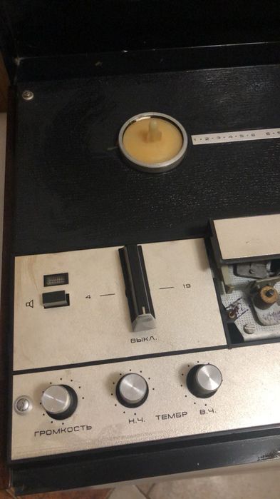 Магнітофон на бабінах