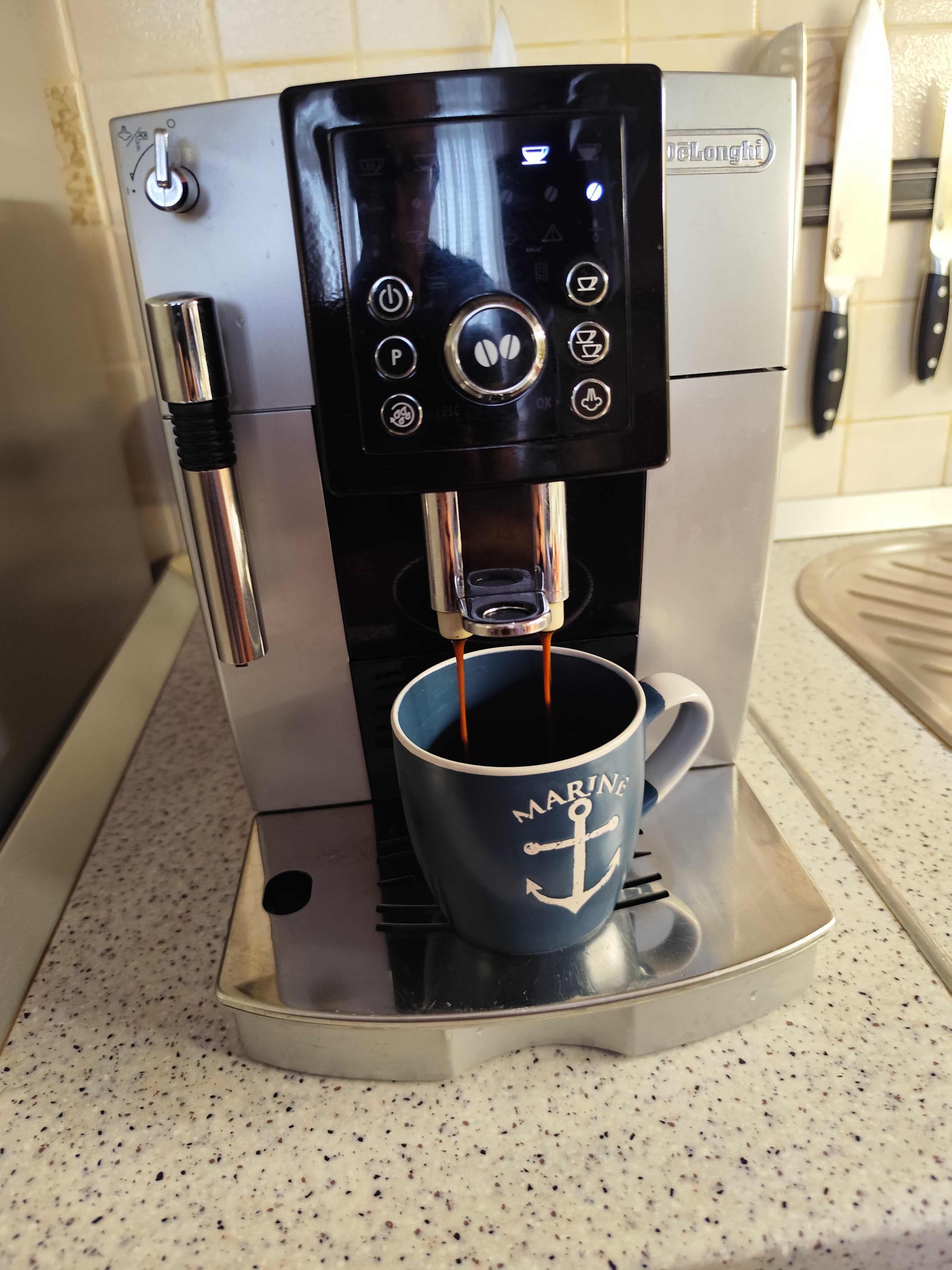 Кофемашина DeLonghi ECAM 23.210