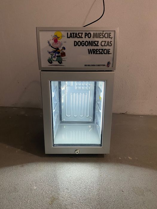 lodówka chłodziarka Red Bull do garażu biura sklepu do pokoju