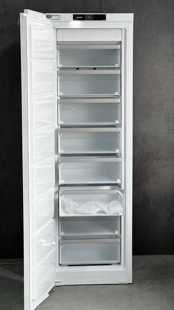 НОВАЯ!!! 2025 Морозильная камера Miele FNS 7770 E NoFrost WiFi