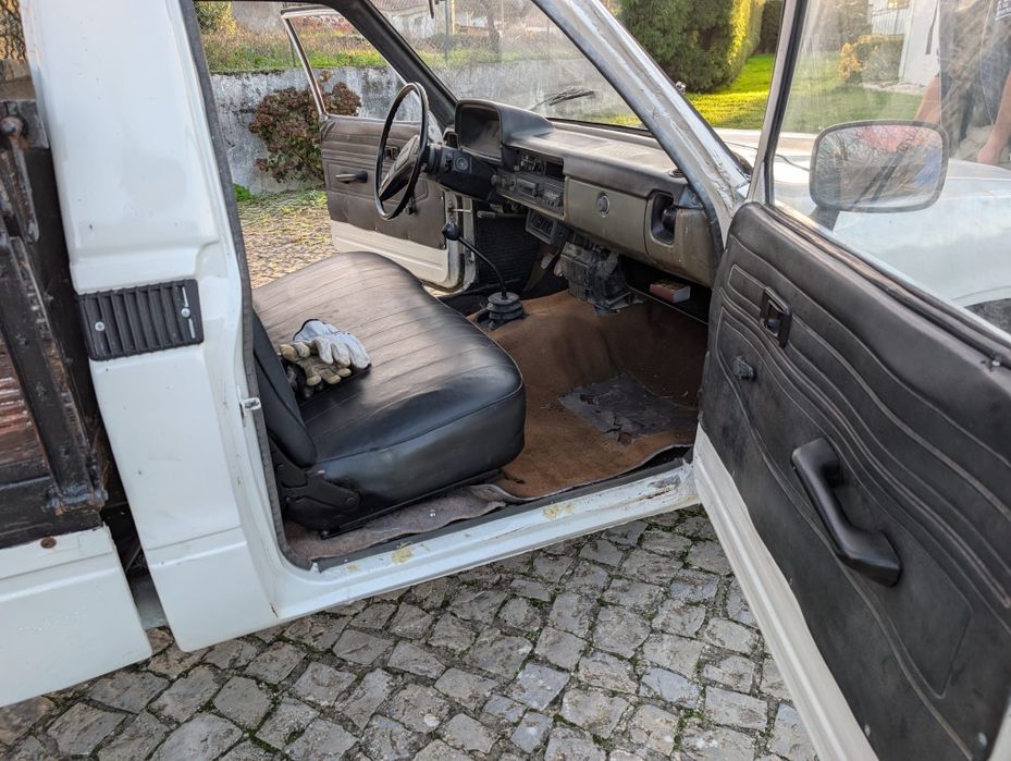 Vendo carrinha Toyota Hilux LN40