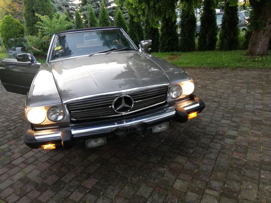 Mercedes r 107 sl cabrio