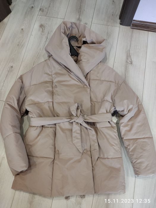 Зимова куртка пуховик