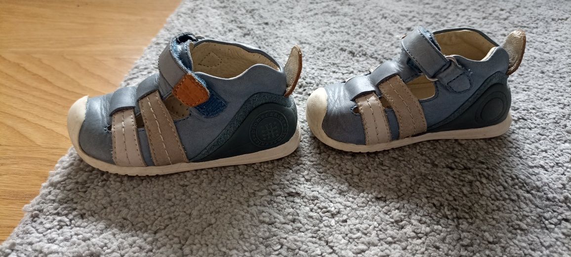 Sapatos Biomecanics tam. 20