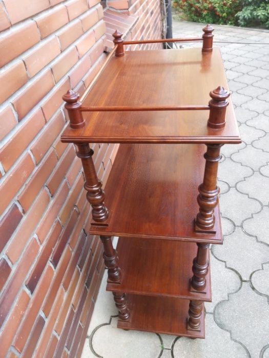 Galeryjka eklektyczna- orzech. Po renowacji