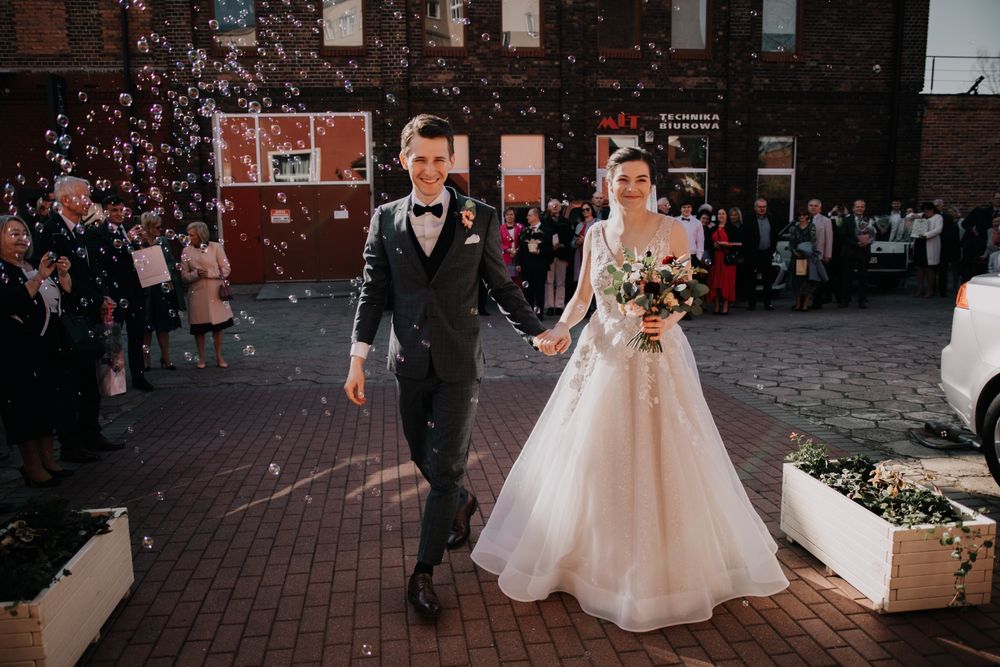 Suknia ślubna 36 38 koronka kwiaty ivory