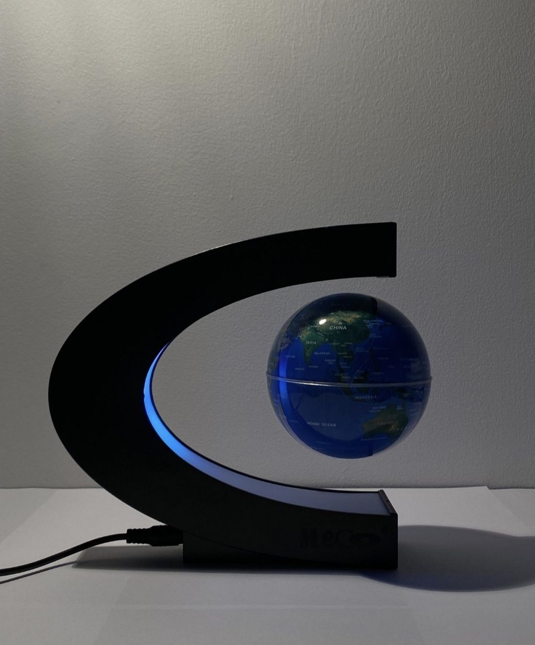 Globus lewitujący podświetlany lampka
