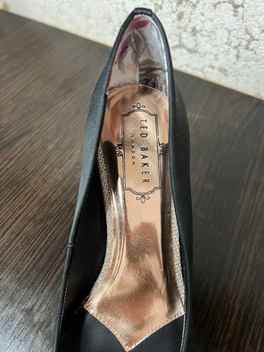 Продам чорні туфлі Ted Baker