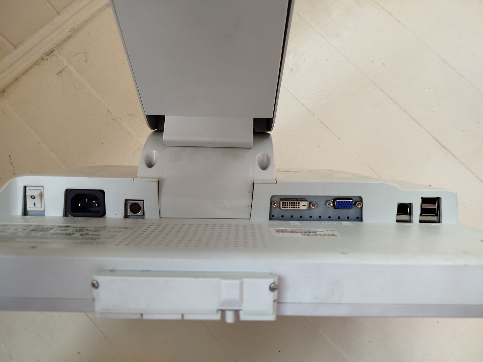 Монитор 20,1" NEC MultiSync LCD2070NX