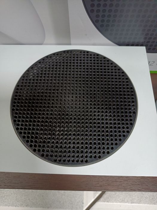 Xbox One S series 512 GB SSD , 2x pad - idealny stan