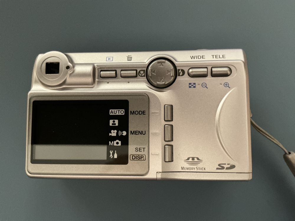 Konica Minolta Dimage G530 5 MPDigital Camara com 3 x Optical Zoom