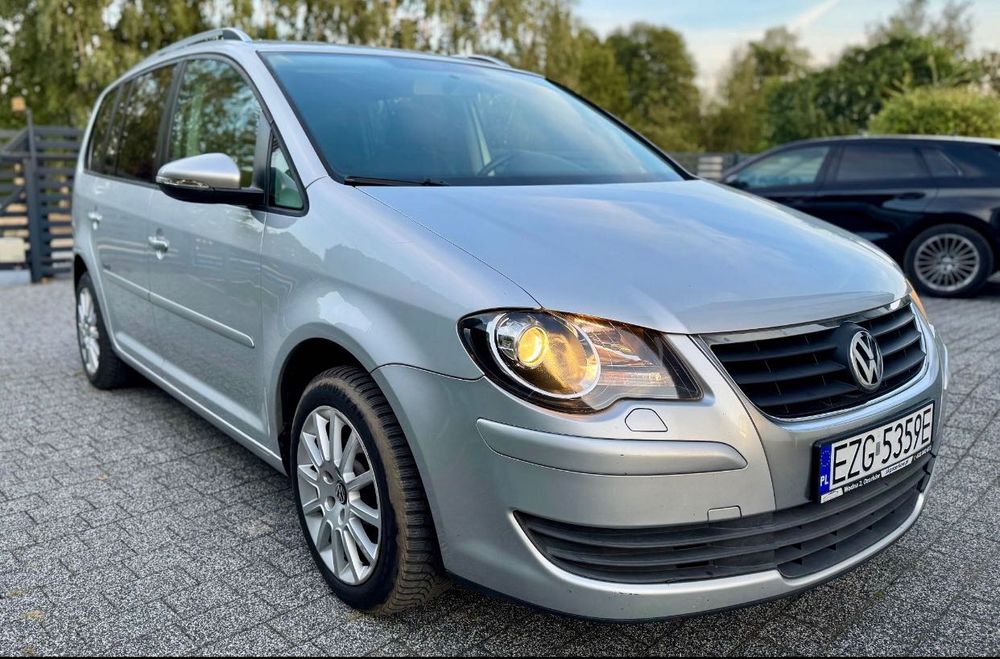 Volkswagen Touran 2010р 2.0 TDI