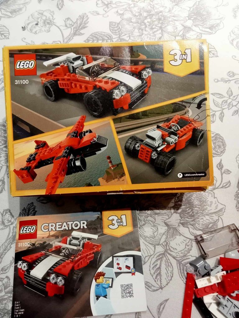 LEGO 31100 samochód sportowy