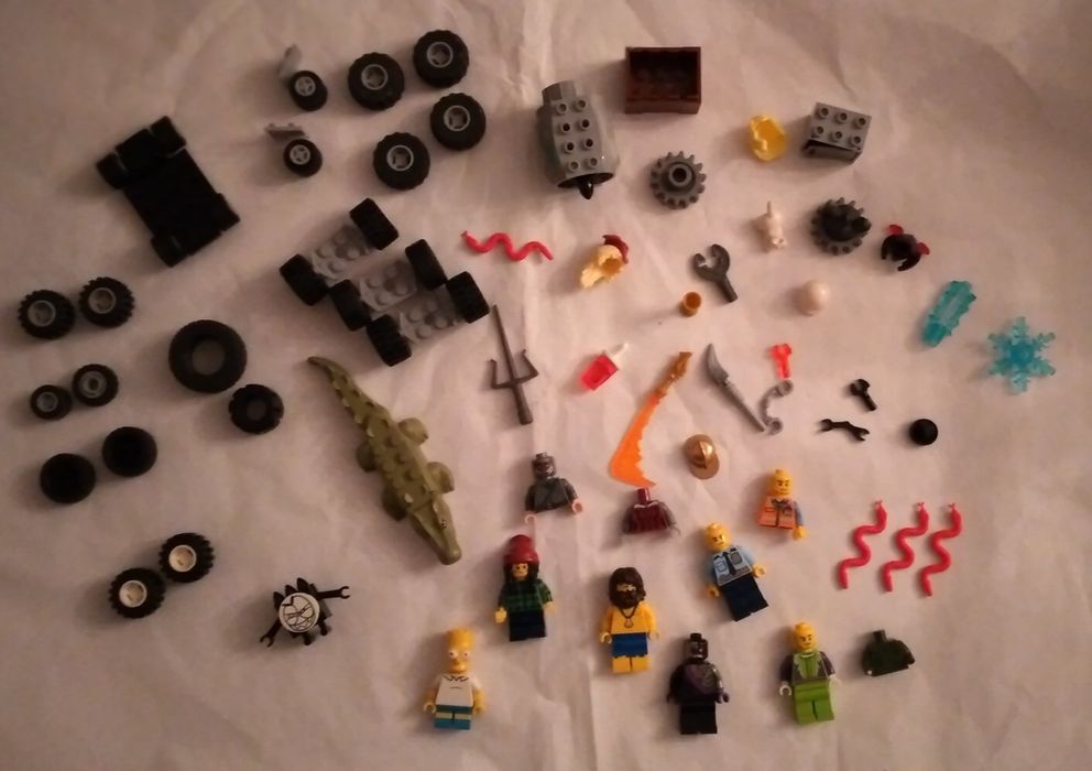 Bonecos Lego + Peças Lego (850g) + 10 Manuais Lego