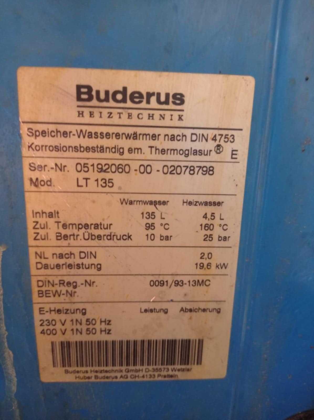 Piec na olej opałowy BUDERUS model G115 wraz ze zbiornikiem na wodę
