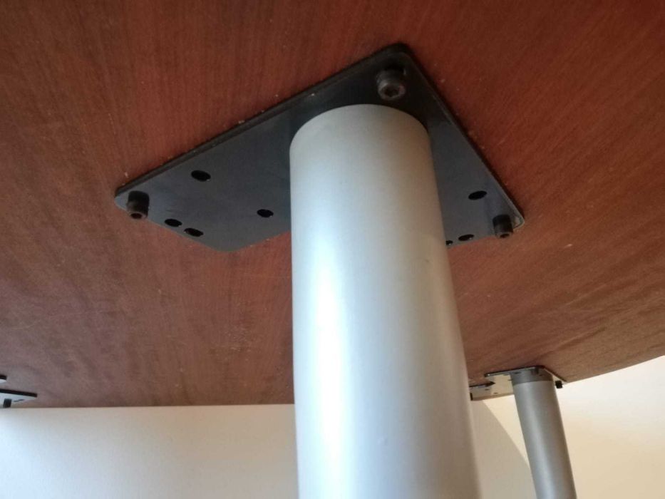 Mesa em madeira  com  3 cadeiras