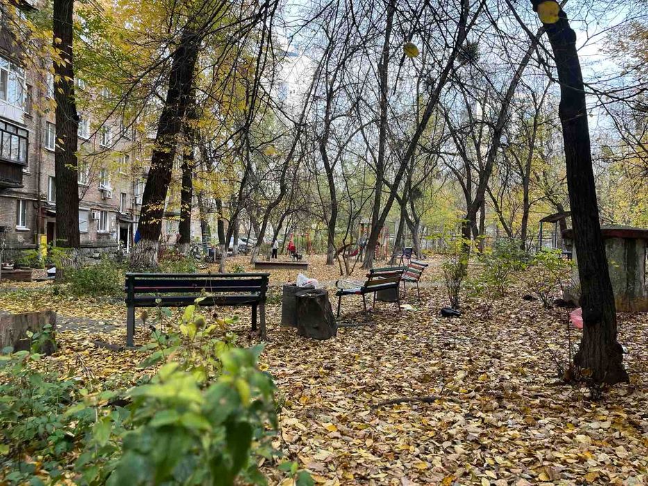 Продається 1-к.кв з якісним ремонтом поруч зі ст.м Берестейська