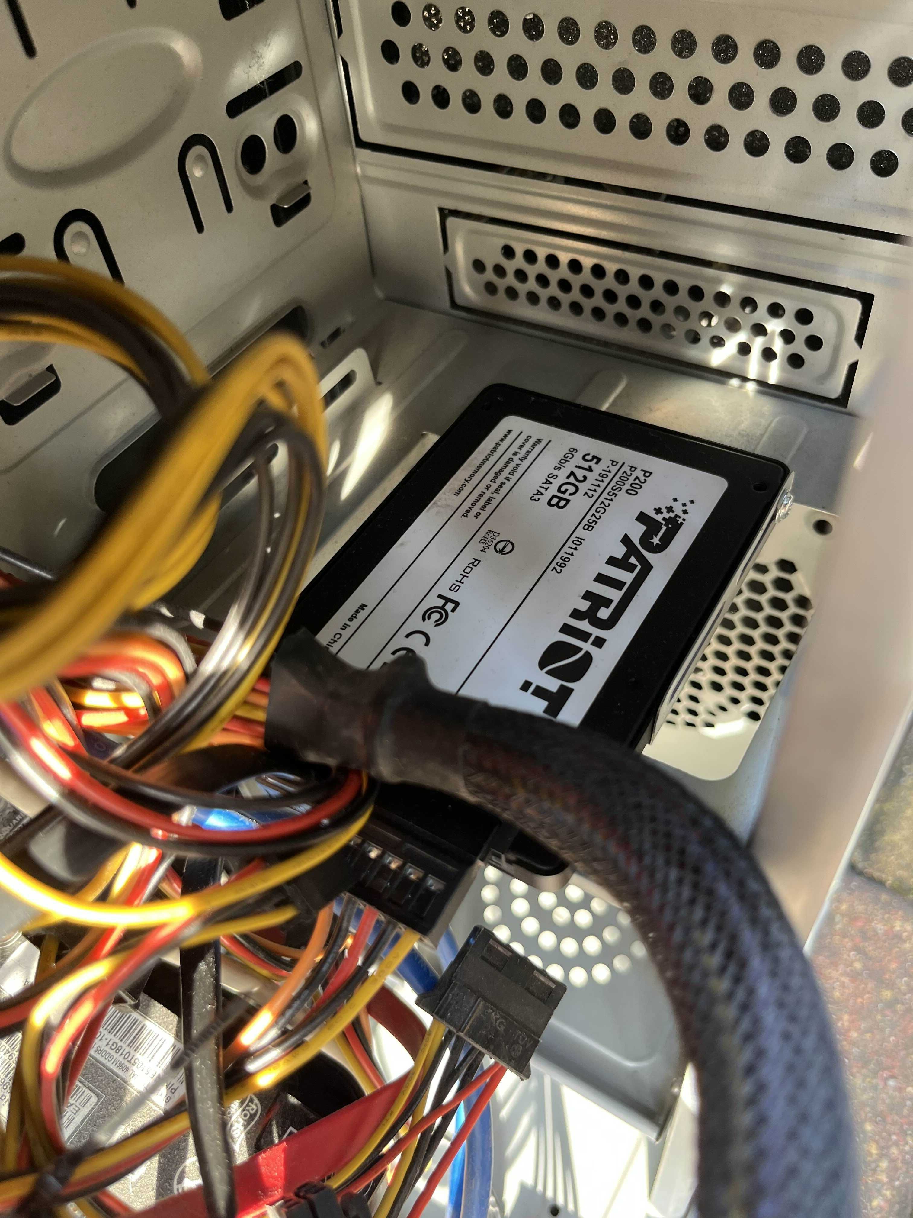 Komputer + monitor – GTX 1050 Ti, i3, SSD 512 GB, windows 10