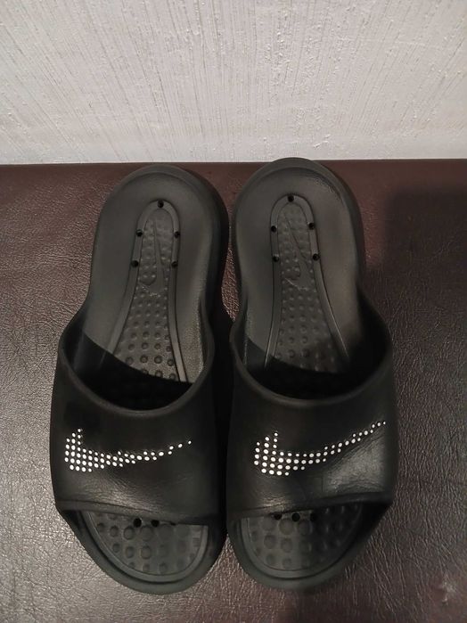 Чоловічі тапочки NIKE VICTORI ONE SHOWER SLIDE 42,5 EU 41,5 UA 27 см