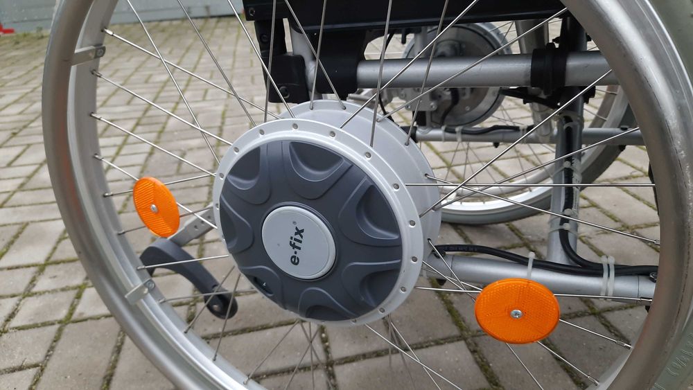 Wózek inwalidzki E-fix 25 lekki z napędem wypinany aku składany