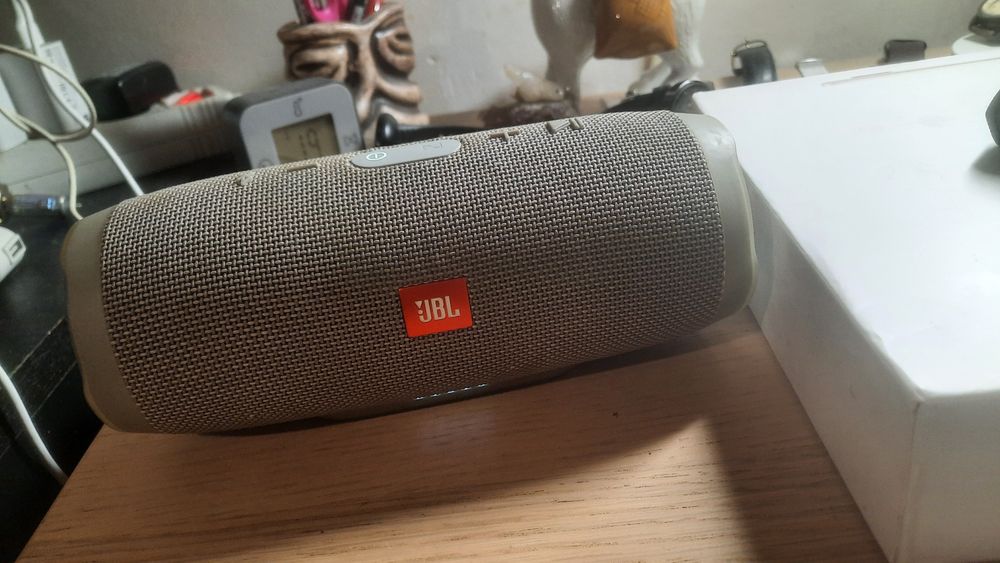 Coluna JBL charge 3