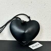 Сумочка в стилі alaia heart bag