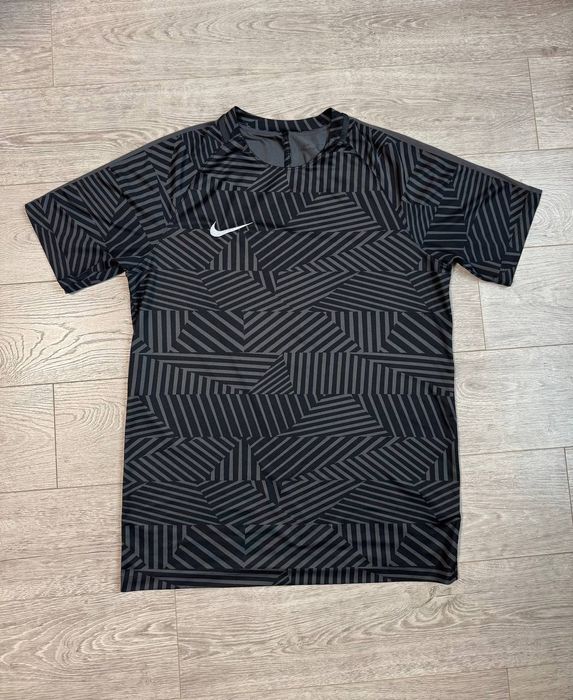 Футболки спортивные мужские, фирма nike, размер l.