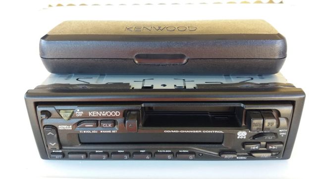 Auto Rádio Kenwood com caixa de 6 CD