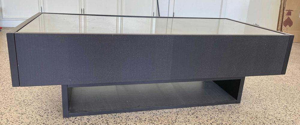 Mesa de Centro, com Duas Gavetas Laterais, Prateleira Inferior