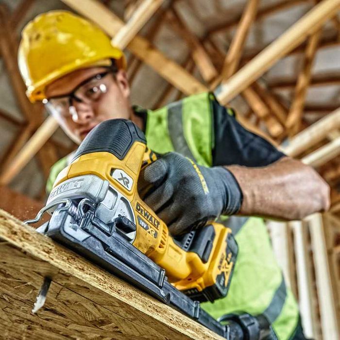 DeWALT DCS334N Пила лобзикова акумуляторна безщіткова 18v\гарантiя