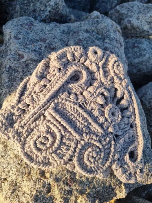 Шапка женская ручной работы