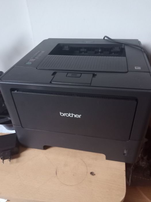 Drukarka laserowa z nowym pełnym tonerem