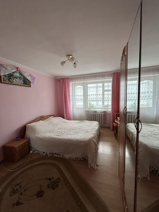 Продаж 3-кімнатної квартири в самому центрі Перемишлян