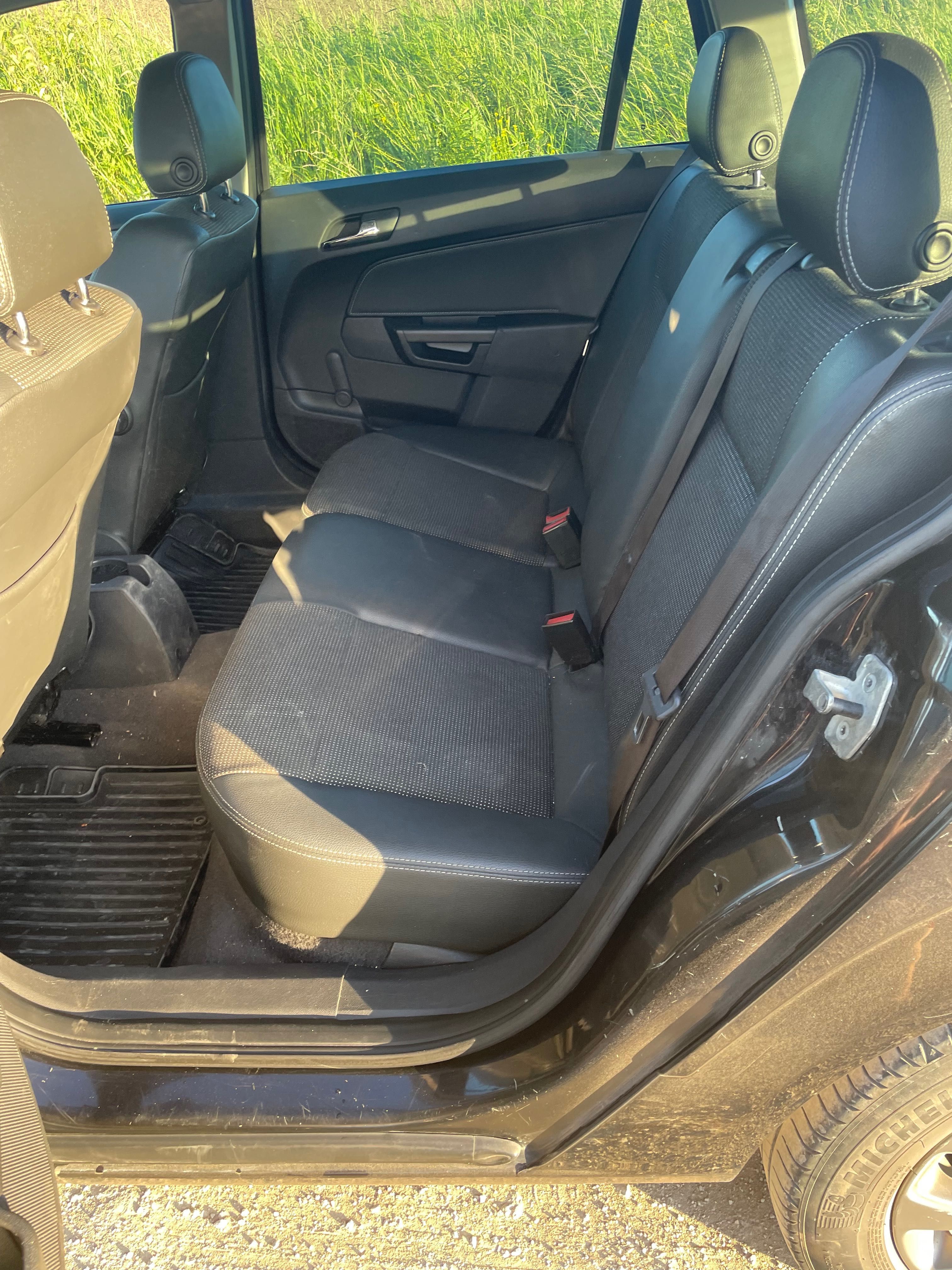 Opel Astra універсал